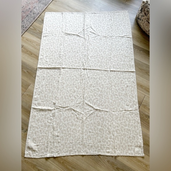 Jillian Harris x One Wednesday Leopard Print 100% Cotton Wrap Throw Blanket - Picture 4 of 7